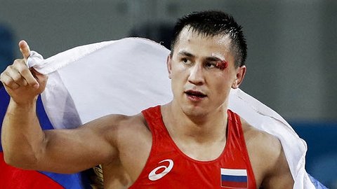 МЫ БИЛИСЬ ЗА СЛЕЗЫ ИСИНБАЕВОЙ