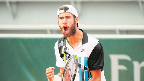 ДЕВОЧКИ – НА ВЫХОД, МАЛЬЧИКАМ – ПОБЕДЫ